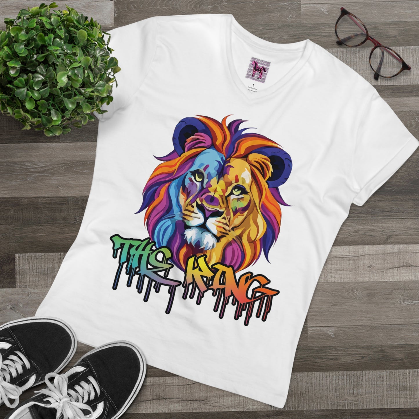 THE KING - Classic V-neck T-shirt!