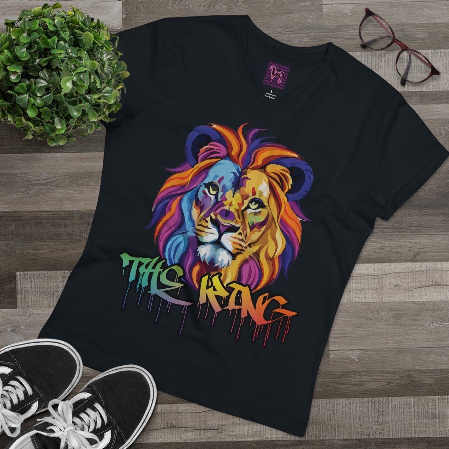 THE KING - Classic V-neck T-shirt!